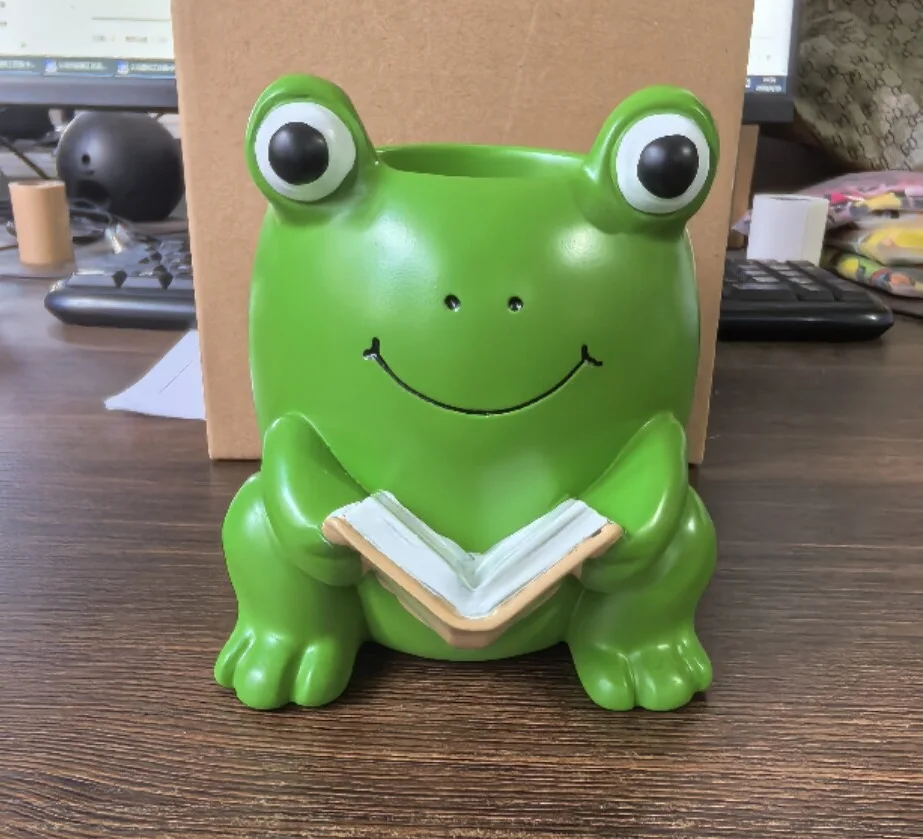 Resin Desktop Organizer Three-Dimensional Desktop Storage Container Desk Pen Cup Sturdy Frog Storage Container For Stationery