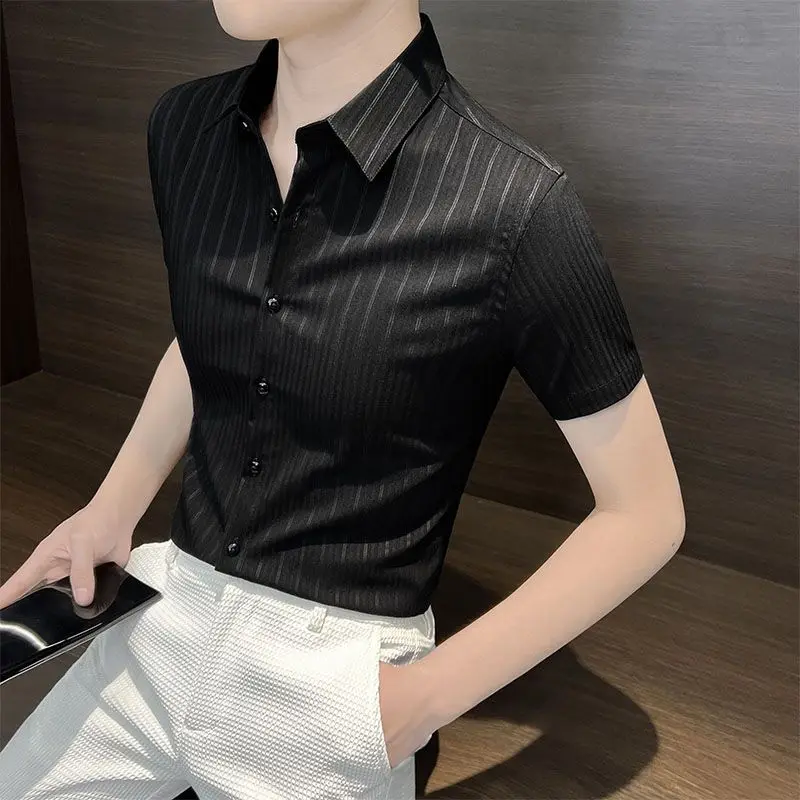 2024 New Summer Fashion Handsome Casual Stripe Versatile Short Sleeved Shirt Men's Solid Lapel Button Slim High End Simple Tops