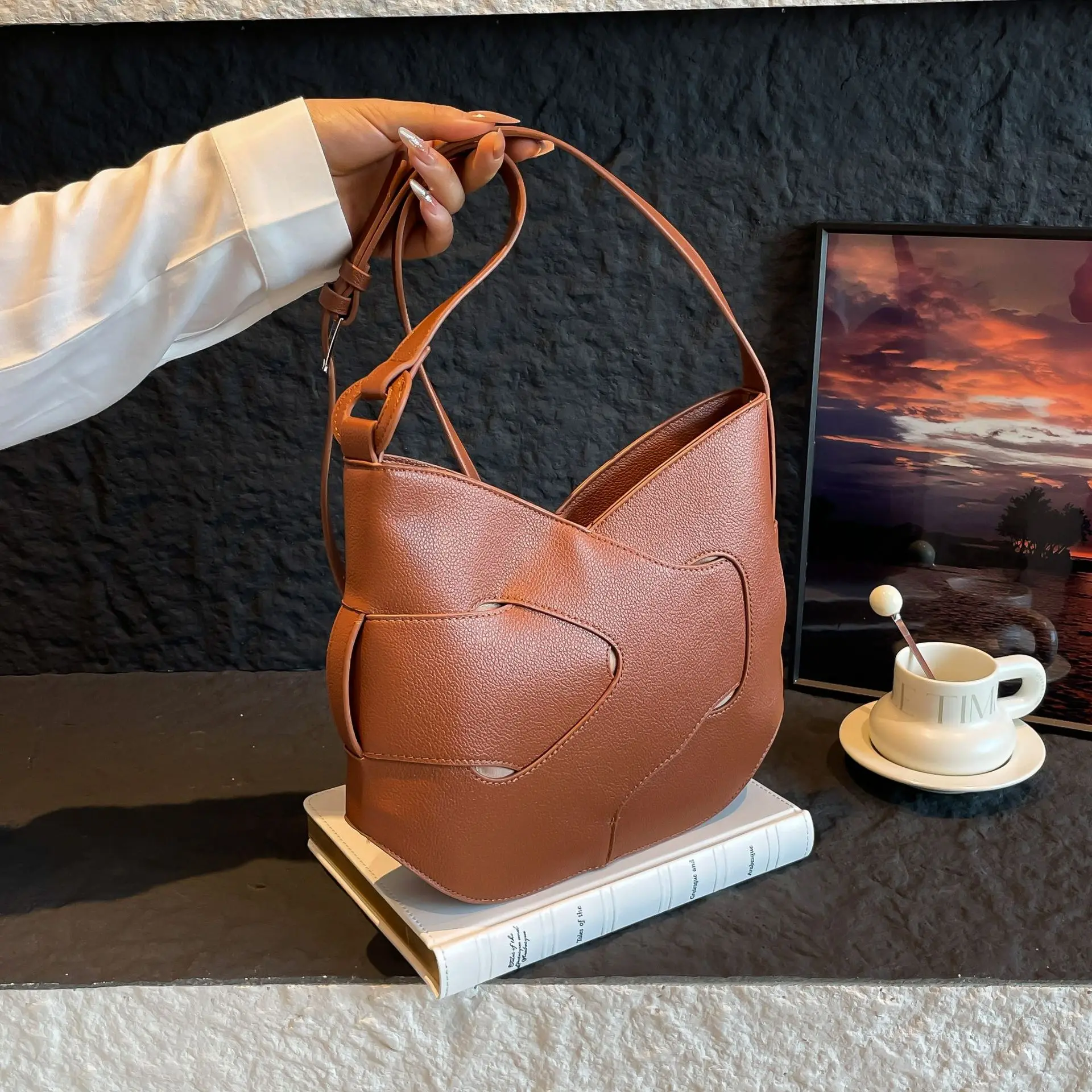 

Модная легкая роскошная тканая сумка Kink Модная трендовая сумка через плечо