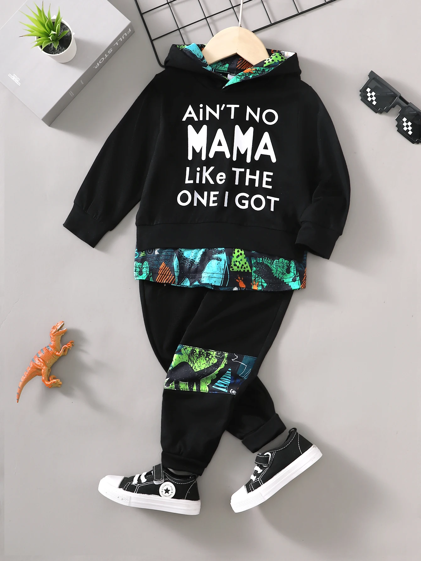 

Повседневный комплект из топа и брюк с капюшоном и длинными рукавами для маленьких мальчиков с буквенным слоганом и буквенным принтом, комплект из 2 предметов