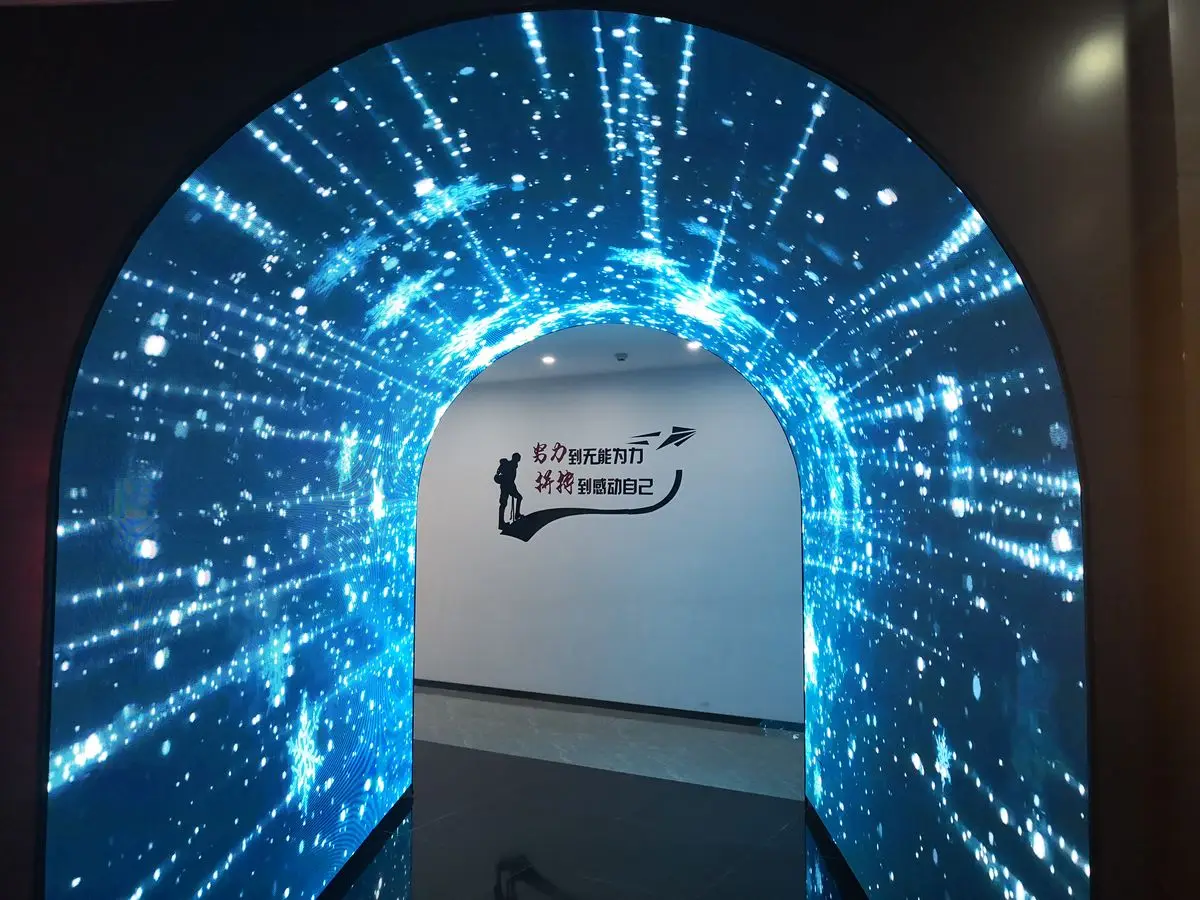 Factory  P2 P1.8 P1.5 2.5 Flexible LED Module Indoor Advertising Can Be Bent Cylindrical Curved Soft LED Display