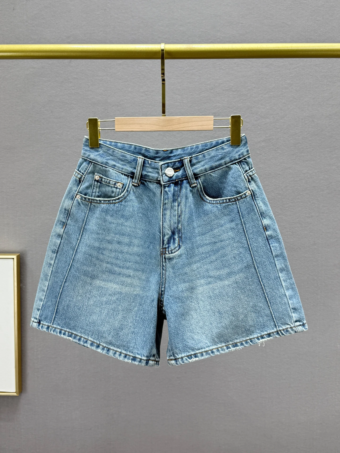 

Женские джинсовые шорты с высокой талией и широкими штанинами, А-силуэт, модные летние новинки, свободный крой, стройнящие, в европейском стиле, повседневные джинсы INS