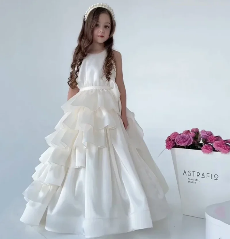 

2024 White Satin Flower Girl Dress For Wedding Scoop Neck Sleeveless Kids First Communion Gown Size 1-14Years