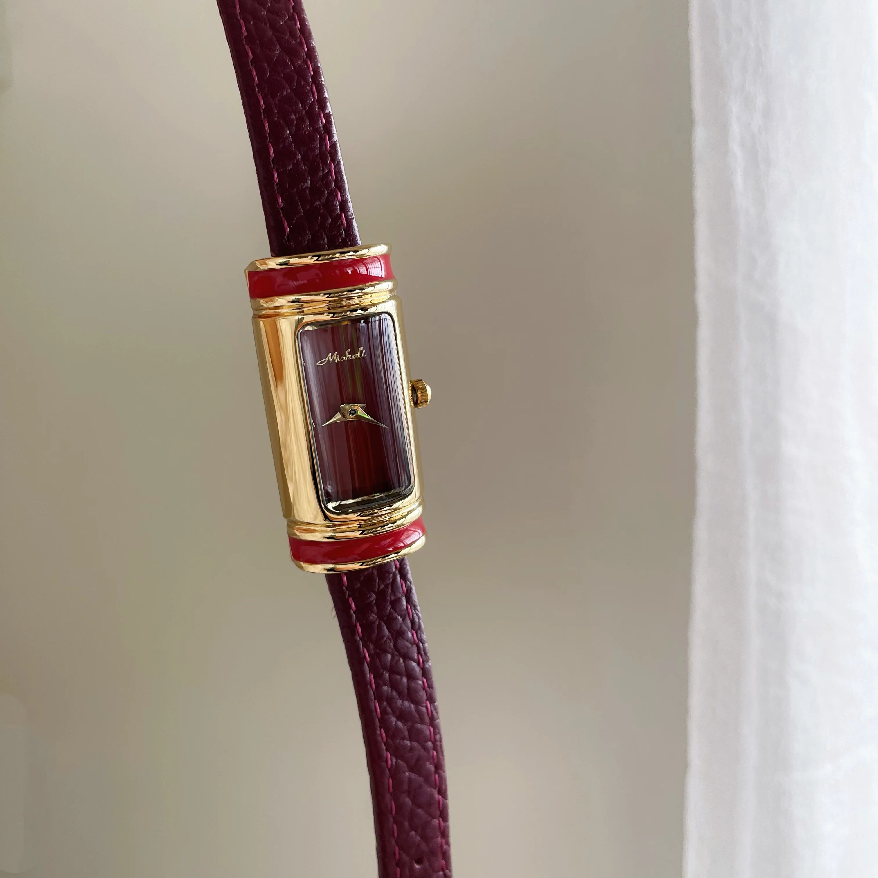 2026 New Luxury Watch Small Gold Bar Styling Designer High-end Fashion Rectangular Watch Leather Quartz Watch Female Gift - Image 4