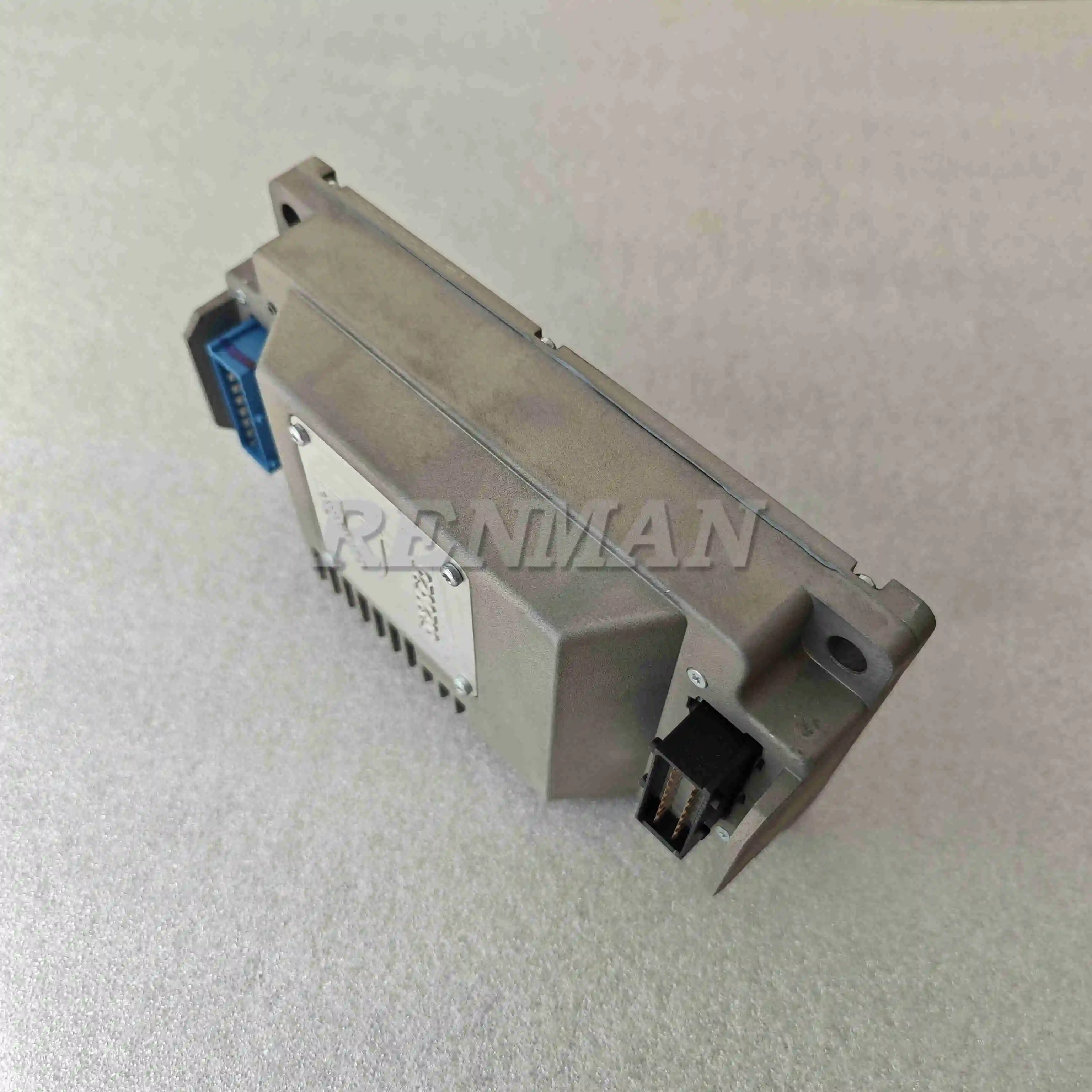 

GE8.9 ICM Оригинальный модуль управления зажиганием Cummins (номера деталей: 5320525, 3975215, 4931913, 4988780, 5265129