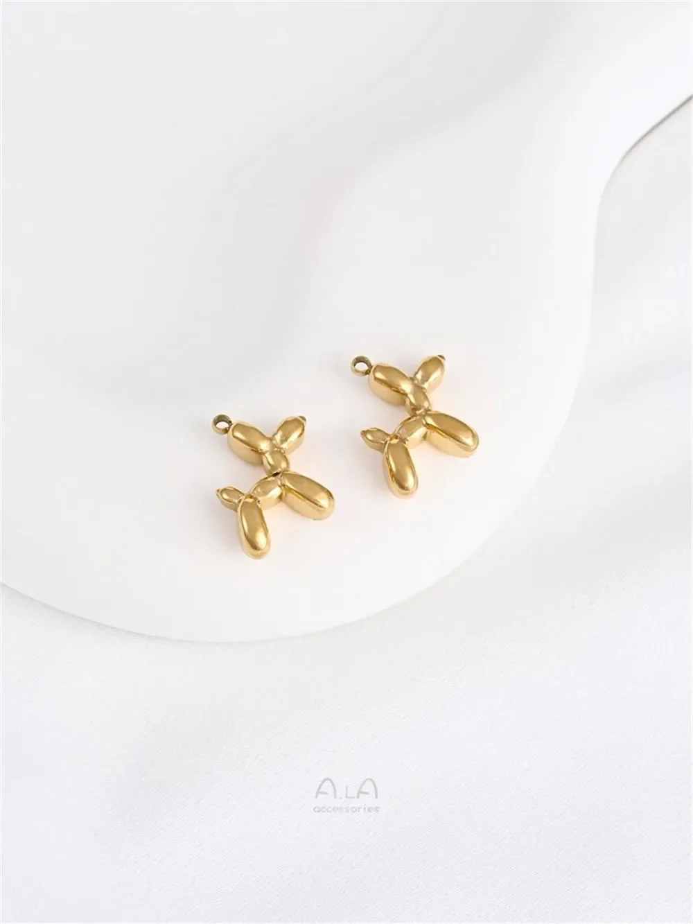 

Титановая сталь с вакуумным покрытием из 14-каратного настоящего золота, кулон в виде собаки, ювелирные изделия ручной работы, кулон, браслет «сделай сам», ожерелье, подвески, кулон