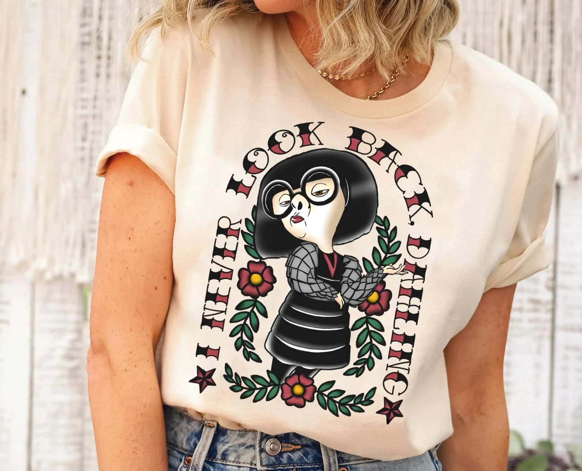 ديزني بيكسار الخارقون خمر قميص مضحك إدنا الوشم نمط تي شيرت Wdw ماجيك المملكة المحملة |   هدية رحلة عائلة ديزني لاند 2025