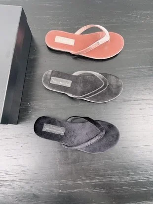 

24 years summer new clip-on sandals, men and women, fashion sandals, velvet upper sheepskin lining, SIZE35-40