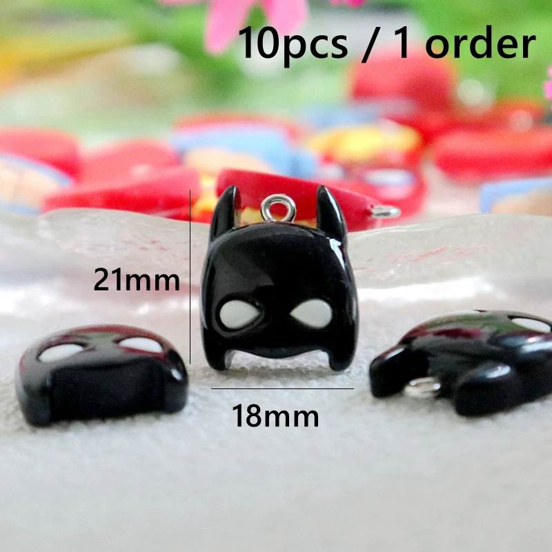 10 STKS Cartoon Anime Superheld Hars Hangers, Flat-back Trendy Charms voor DIY Ketting Armband Sieraden Maken Sleutelhanger Accessoire