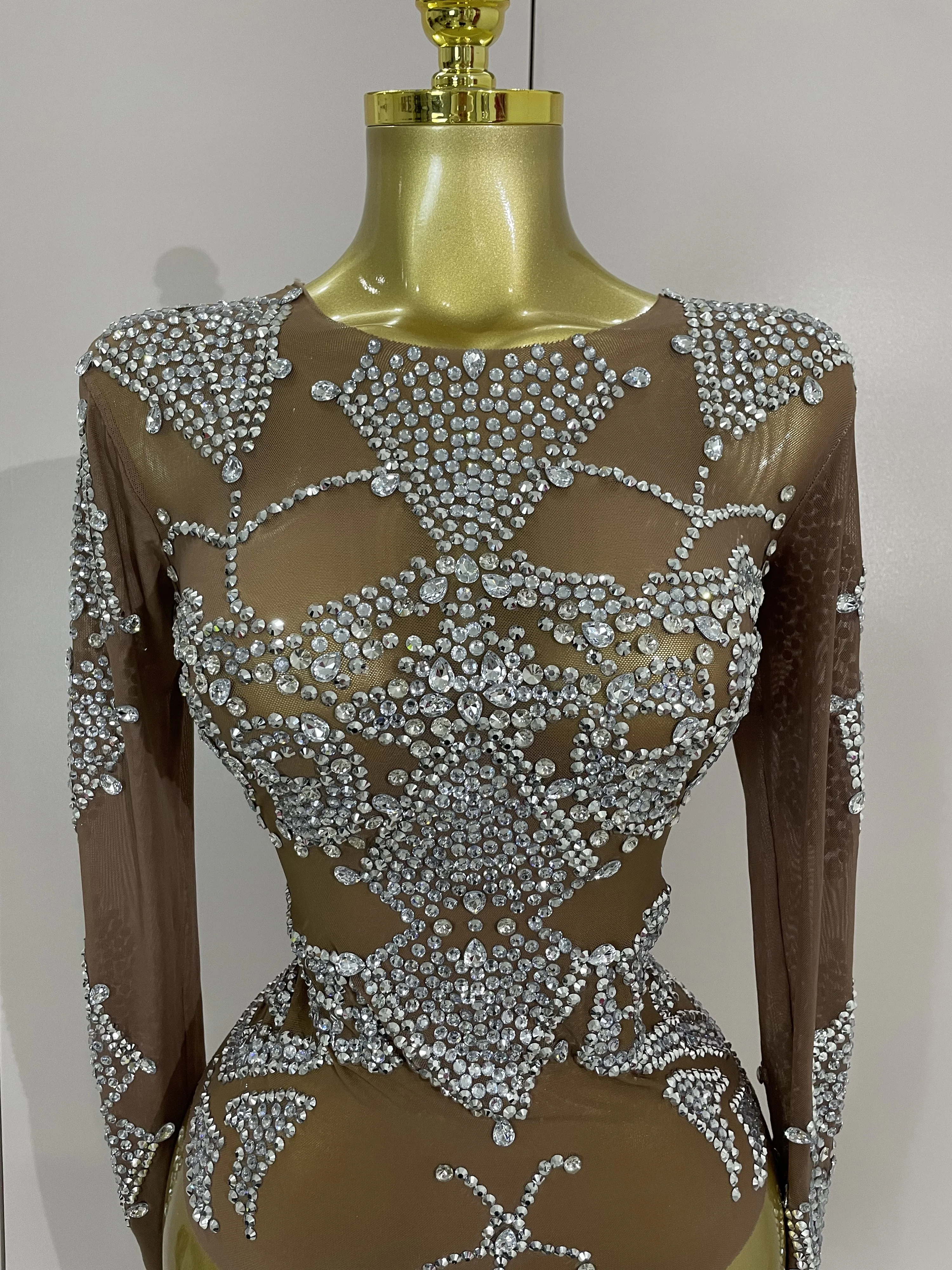 

Новейший прозрачный боди с блестящими стразами и длинными рукавами, женский костюм для вечеринки, дня рождения, ночного клуба, танцовщицы, диджея, сценического костюма