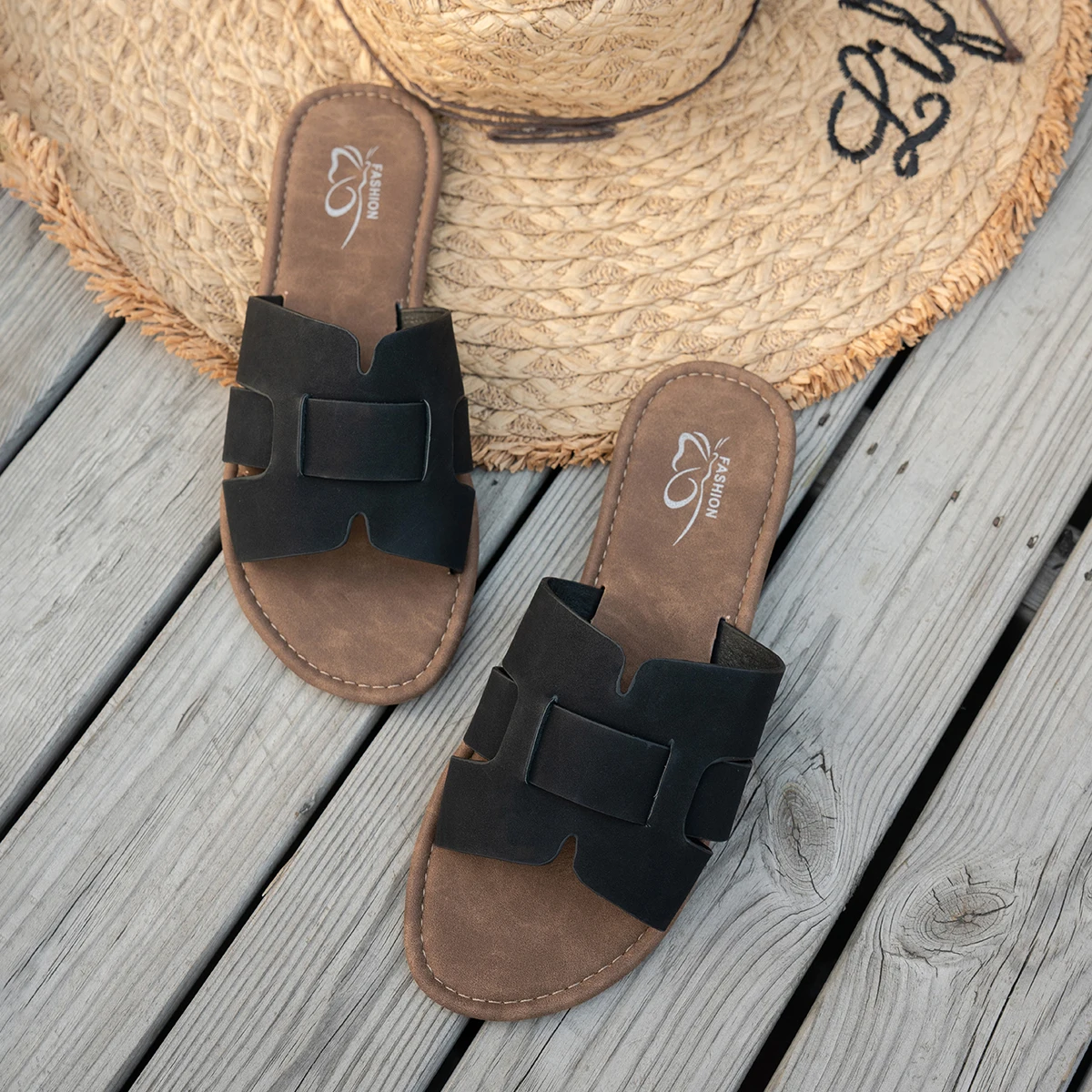 

Round headed flat bottomed lightweight and comfortable outdoor beach shoes for women, 2026 new women's outdoor shoes