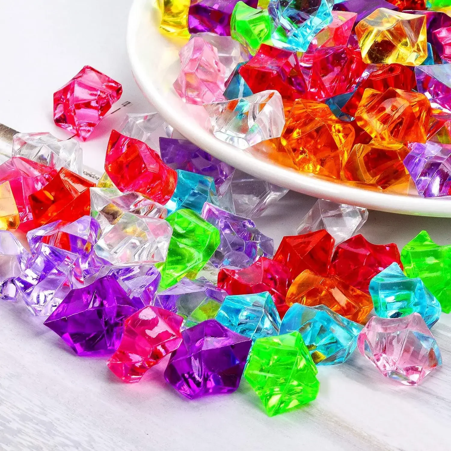 100pcs Multicolored Fake Crushed Ice Rock Plastic Gems Jewels Acrylic Rock Crystals Treasure Fake Diamonds Plastic for Kids Toy