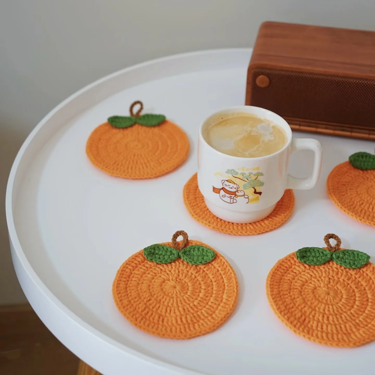

1 шт. Осенние вязаные крючком оранжевые подставки для кружек, хлопковые подставки ручной работы, осенний декор в стиле фермерского дома, аксессуар для стола, кухонный подарочный набор