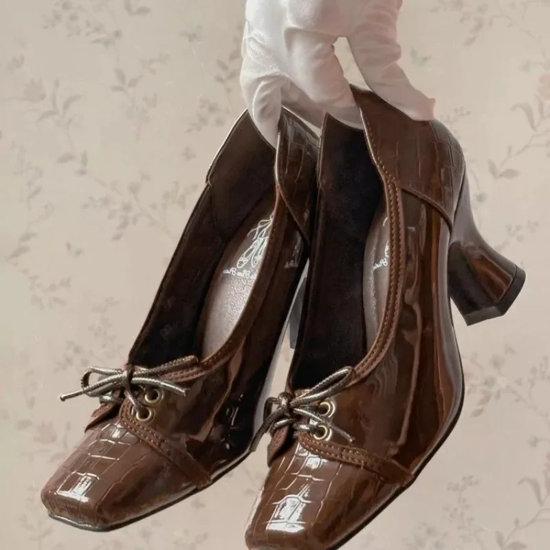 

Весенне-летний женский блочный каблук на мелком одинарном каблуке «котенок» с бантом и круглым носком Мэри Джейн