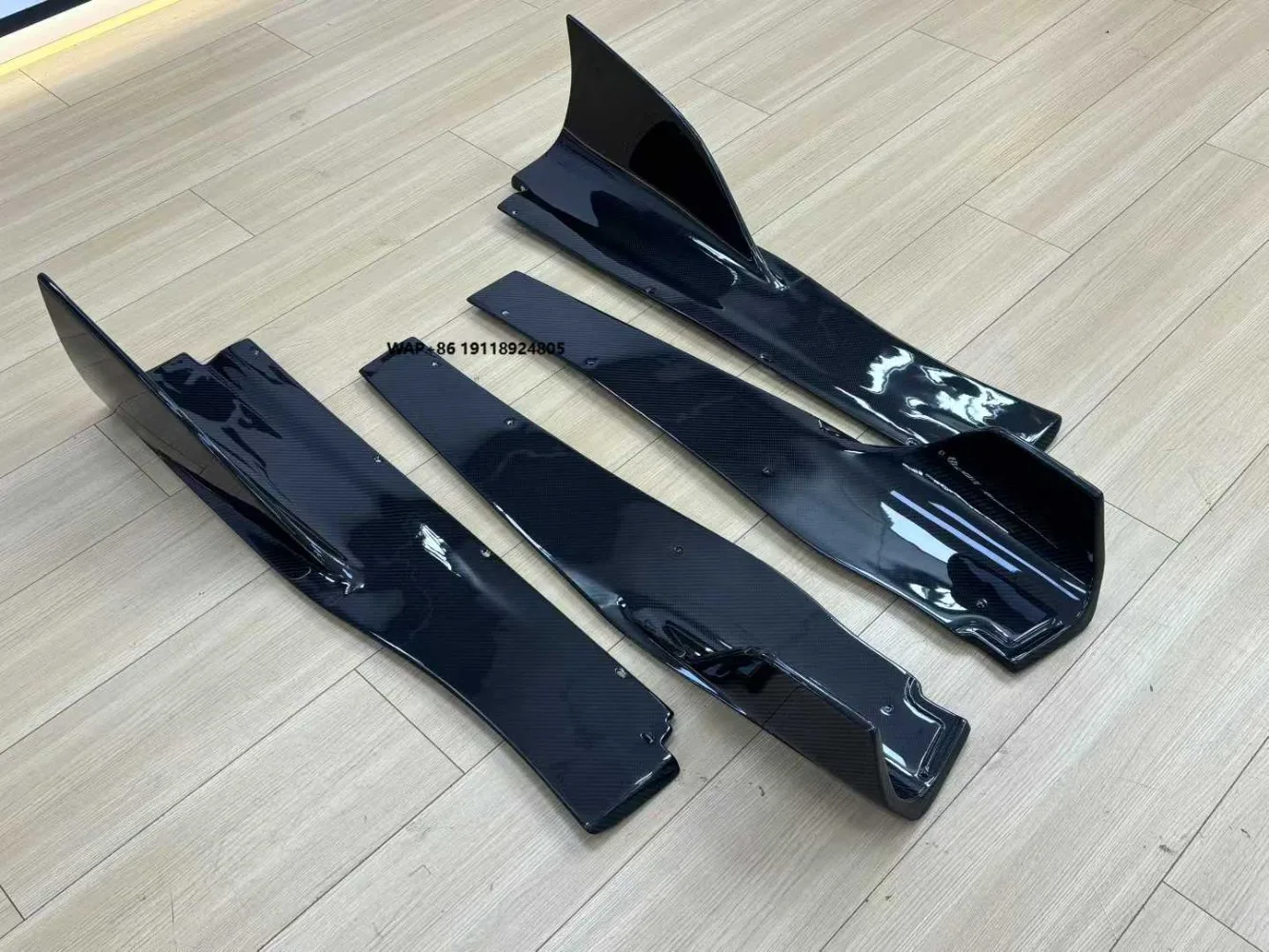 

High Quality Fast Delivery Whole Sale Price Dry Carbon Fiber RYF Side Skirt Body Kits for 720S