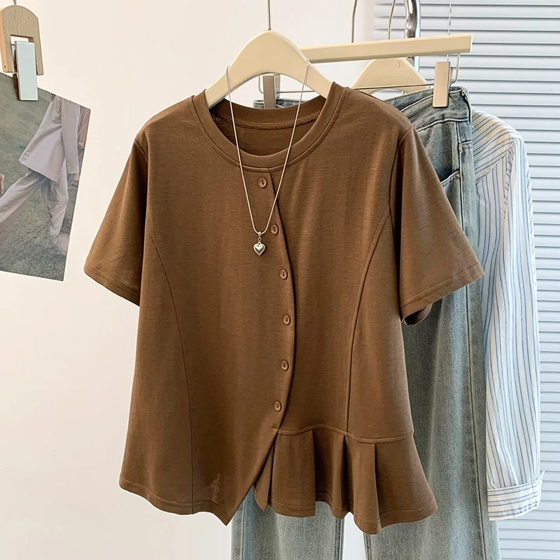 

Летняя новинка: корейский дизайн, укороченная футболка с коротким рукавом, скрывающая живот, больших размеров, модная, для города, из смесового хлопка