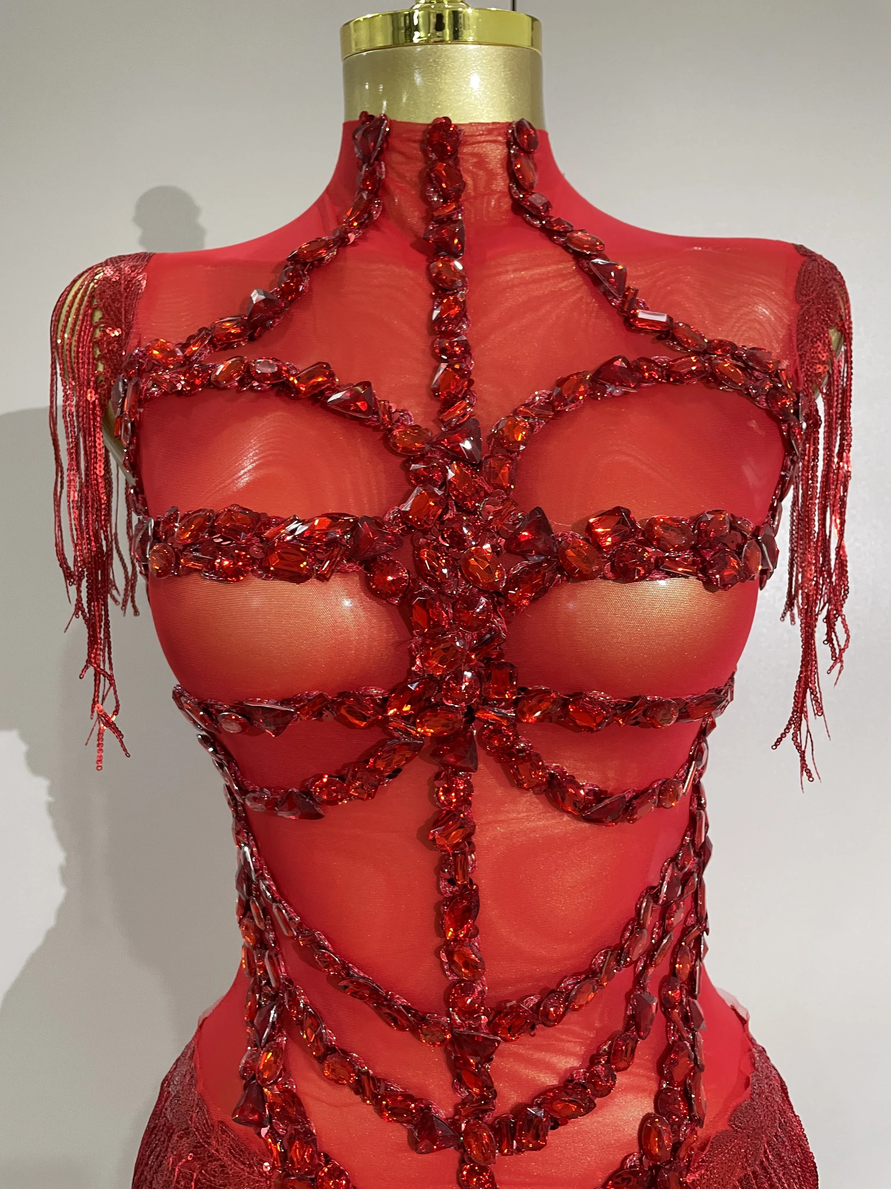 

Блестящие красные стразы с кисточками, сексуальное сетчатое прозрачное боди для женщин, празднование дня рождения, вечеринки, ночного клуба, певицы, танцовщицы, сценическая одежда