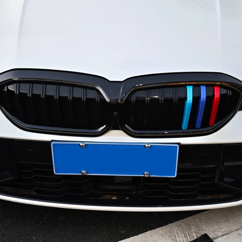 ل 2025-2026 BMW 3 Series G20 شبكة أمامية للسيارة شرائط زخرفية BMW شرائط ثلاثية الألوان ملحقات السيارة الخارجية
