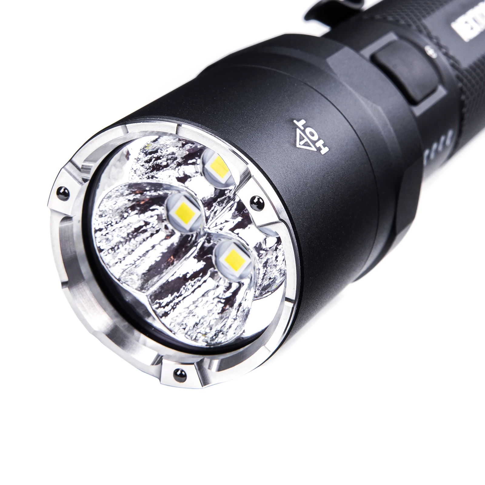 NEXTORCH P91 5000 lumen high brightness flashlight 4 LEDS Rechargeable tactical flashlight Built-in temperature control system