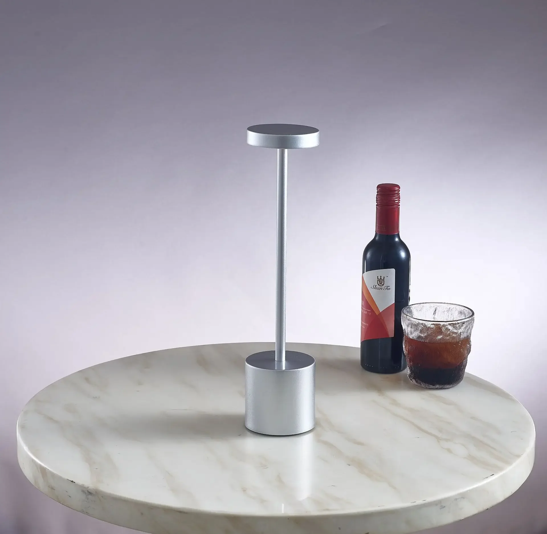 LED I-Shaped Desk Light, carregamento Touch Bar Table Light, Restaurante Atmosfera, Pequena Luz Noturna, Decoração de Metal