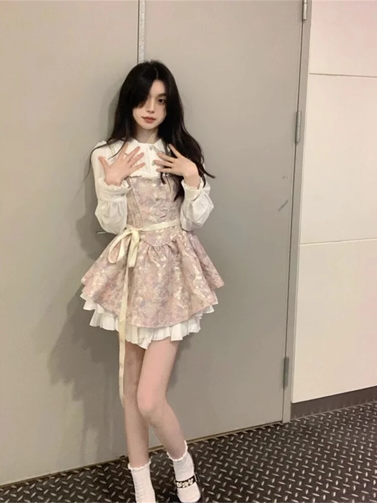 

Пышное цветочное платье-халтер и комплект из двух предметов с завышенной талией: модный весенний наряд для молодых женщин 18-25 лет из полиэстера