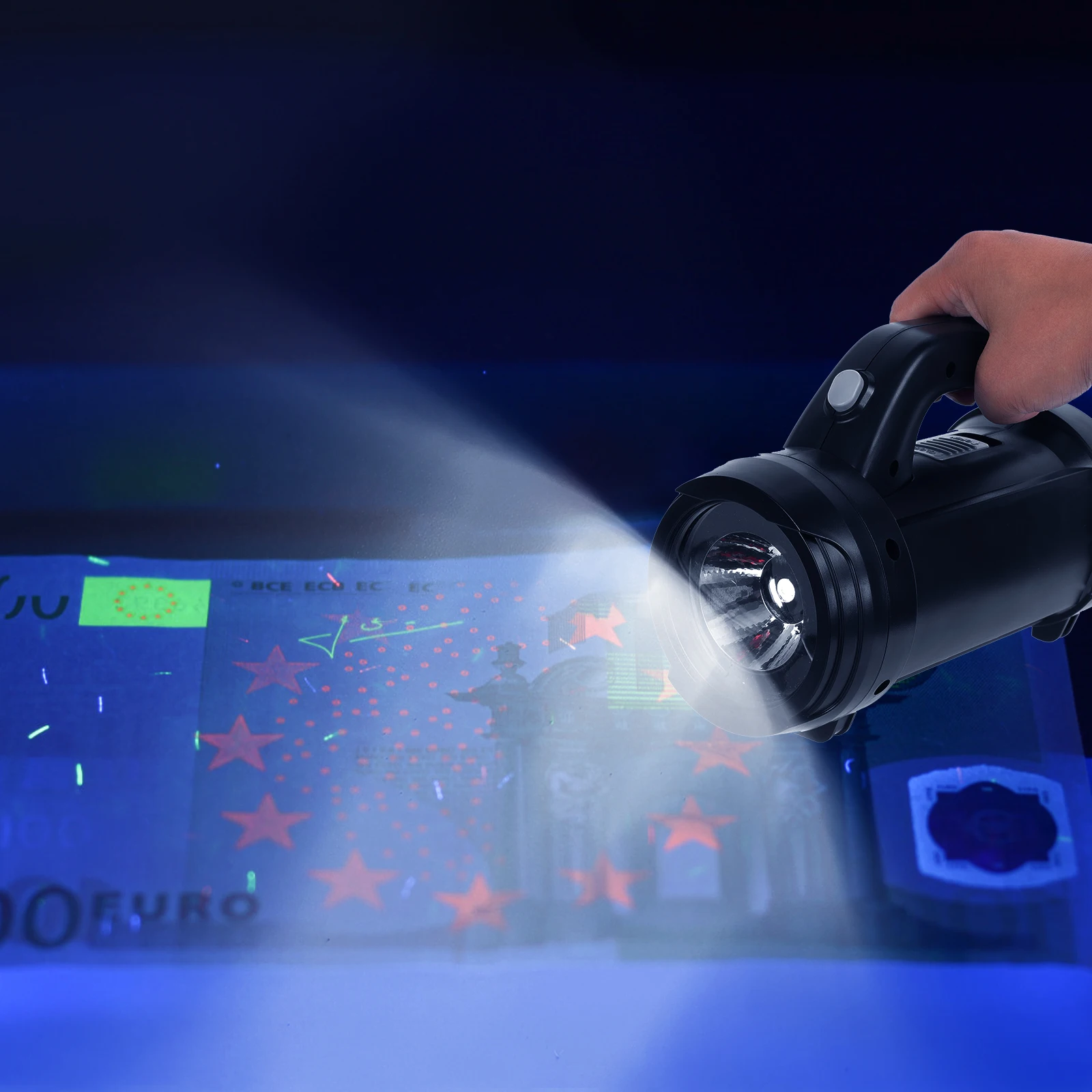 

Compact Flashlight High Brightness Outdoor Camping Lighting Light Torch Emergency Practical Portable Size H Tools Spot Lights