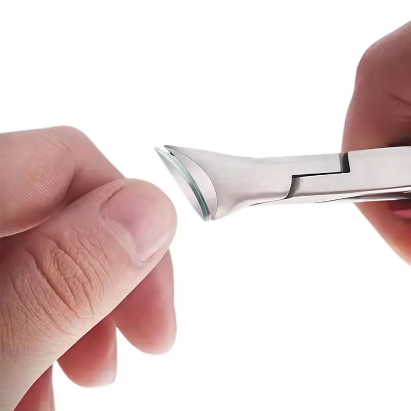 مقص أظافر من الفولاذ المقاوم للصدأ للأظافر السميكة والصلبة، شفرة منحنية مريحة مع قبضة غير قابلة للانزلاق، أدوات باديكير احترافية