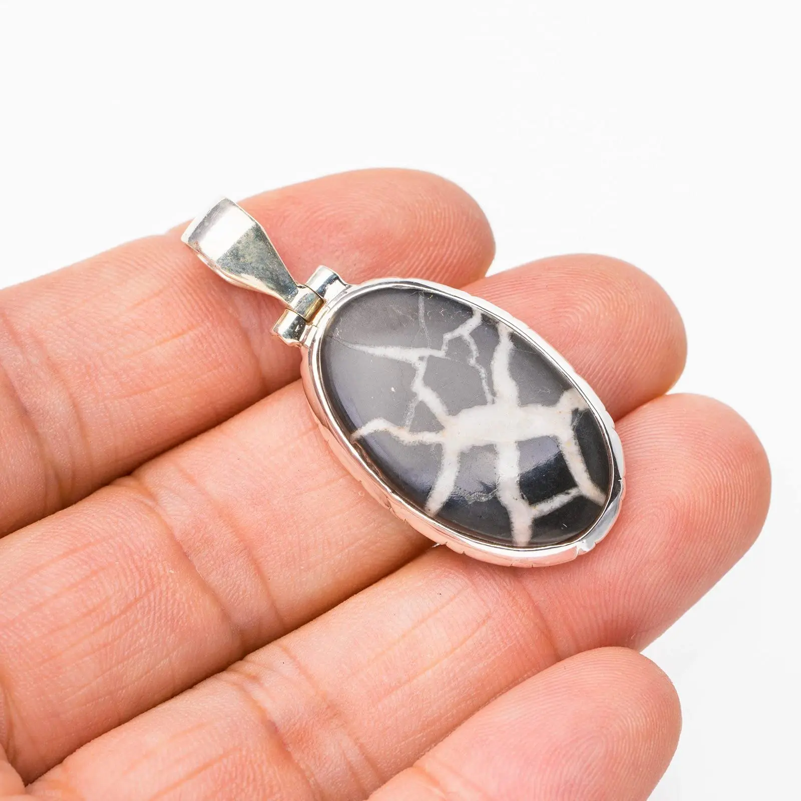 

StarGems ® Подвеска ручной работы из стерлингового серебра 925 пробы с натуральной перегородкой, 1,75 дюйма E4768