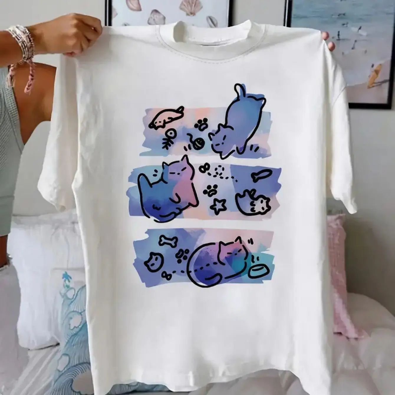 

Kawaii Cat T-Shirt, Women's Oversized Graphic Tee, Cute Anime Style Print Top, Aesthetic Soft Girl Outfit for Summer