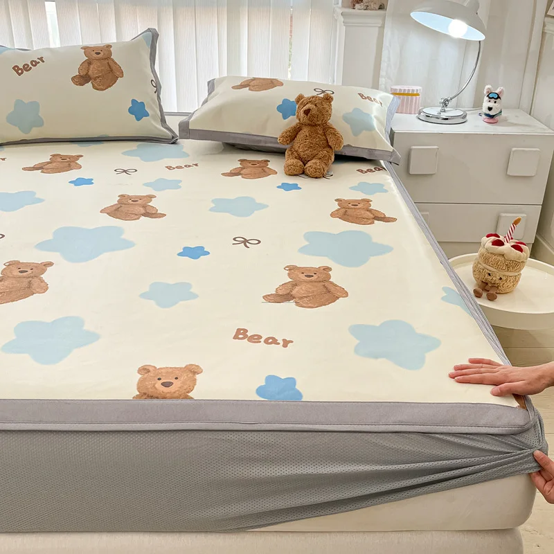 

Customizable 2025 spring and summer new small fresh printed ice silk mattress soft mat three-piece set