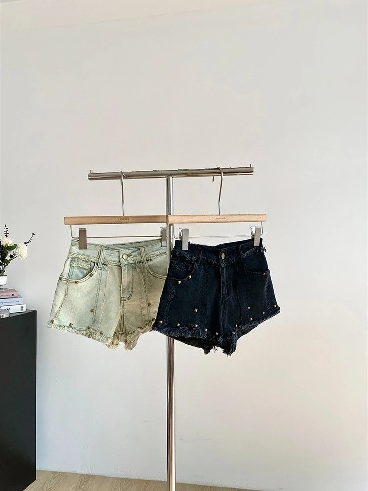 

Female Trendy 2025 Summer New Rivet Design Burrs Edge Worn Out Shorts Versatile Casual High Waist Slimming Short Pants
