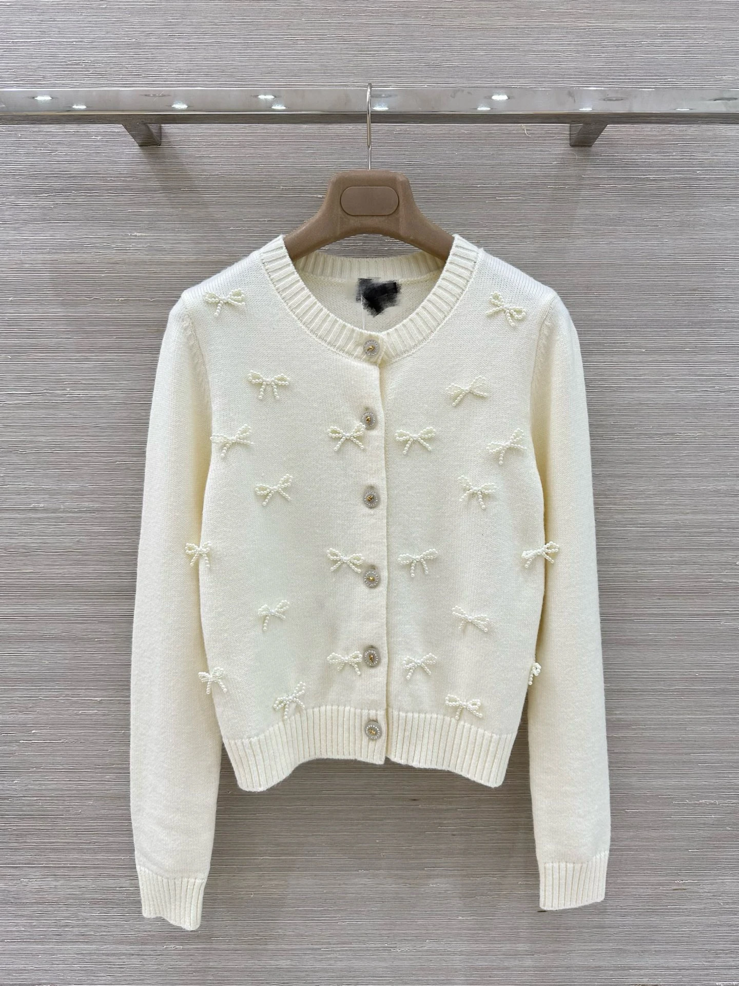 

e Early Spring Knitted Camere Long Sve round Ne Cardigan with Pearl Knot Versatile Casual Sle Women...