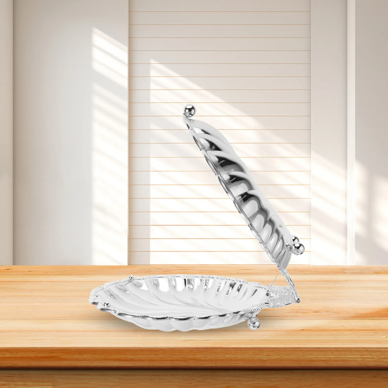 

Silver Seashell Fruit Serving Tray Lid Shell Shape Metal Tabletop Snack Plate Centerpiece Fruit Bowl Nuts Appetizers