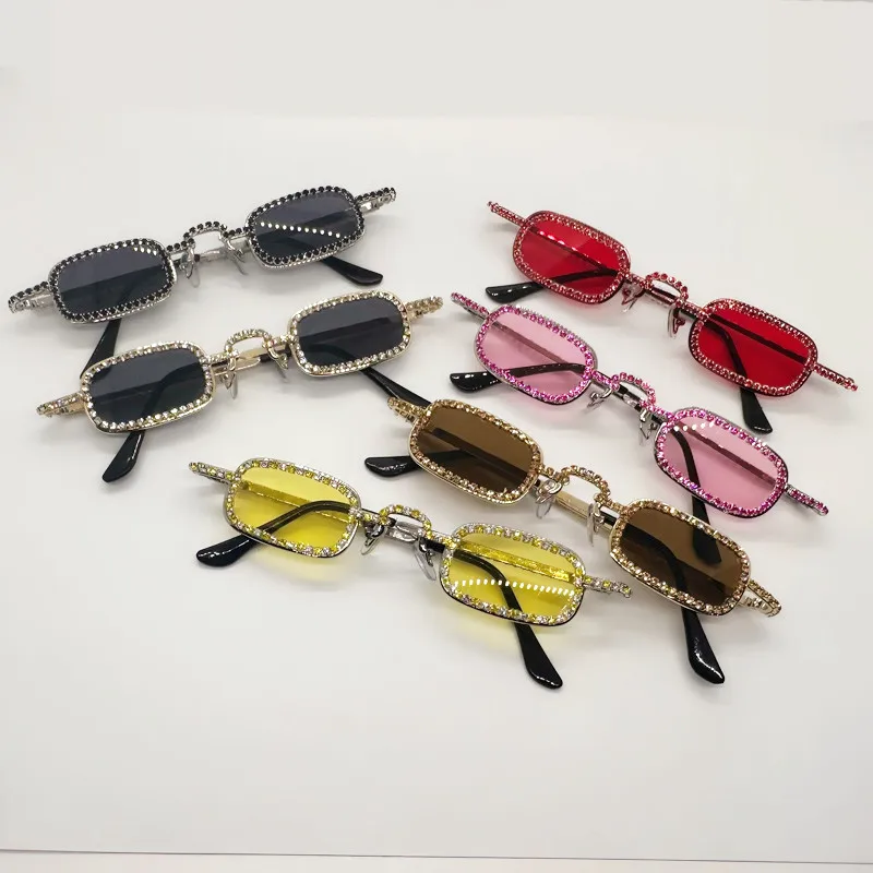 Frauen Kleine Quadratische Diamant Sonnenbrille Metall Luxus Rechteck Strass UV400 Mehrfarbige Shades Weibliche Sonnenbrille Brillen – Detail 3