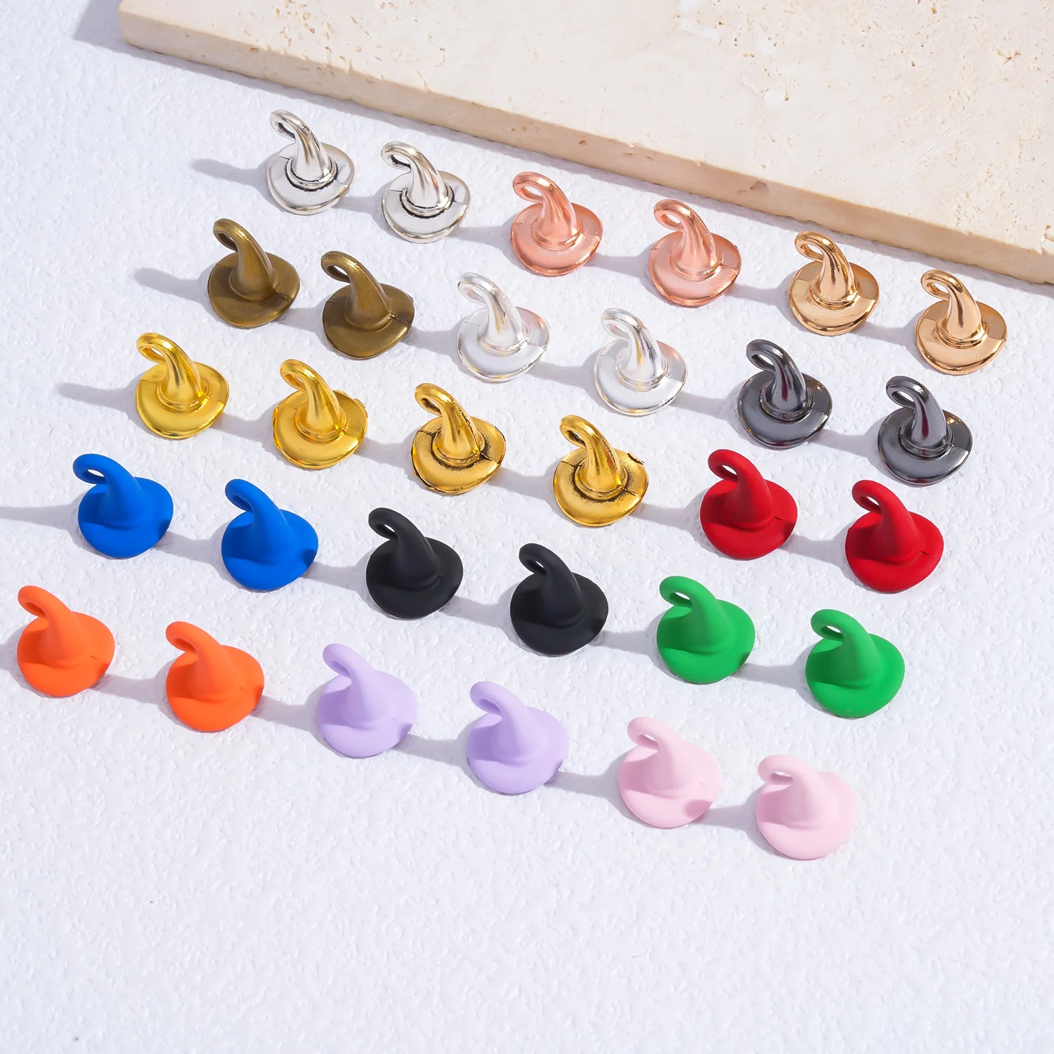 5pcs Colorful Wizard Magic Hat Charms Vintage Alloy DIY Pendants Halloween Decor for Keychains Bags Necklaces Random Color
