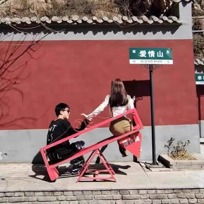 

Internet celebrity matching chair photo clock in creative interactive couple chair scenic amusement equipment