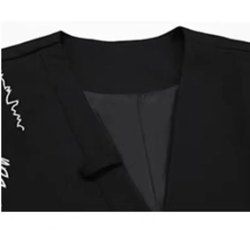 Retro Niche Irregular Design Personalized Vest 2026 Black Spring New Loose Fashion Vest High Quality and High Appearance Level