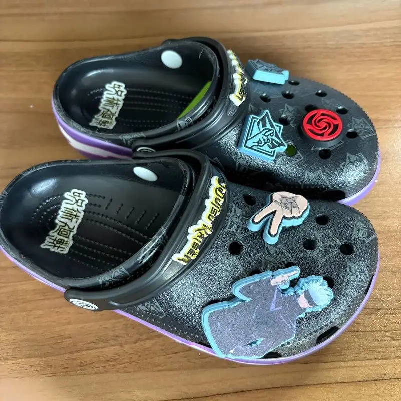 

Hole Sandals Jujutsu Kaisen Anime Eva Gojo Satoru Styling Slippers Outdoor Beach Casual Soft-Soled Wrap Adult Shoes Boys Gifts