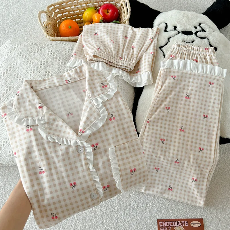 

Женская милая домашняя одежда в вишневую клетку с короткими рукавами и лацканами, женские летние пижамы, комплект из трех предметов, удобная одежда для сна для отдыха