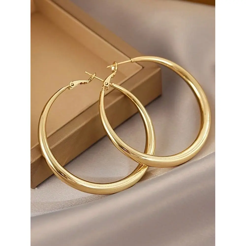 

Pair Elegant Y2K Style Golden Simple Hoop Earrings, Luxury Oversized Earrings Design With HighEnd Elegant