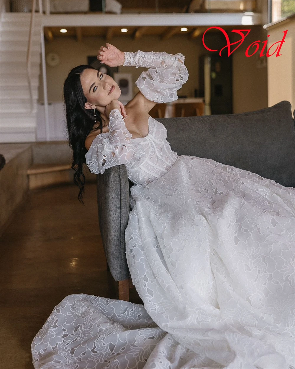 

Customized White Tulle Bridal Gowns Elegant Strapless Detachable Sleeve Long Sleeves Wedding Dress Chapel Train Backless Dress
