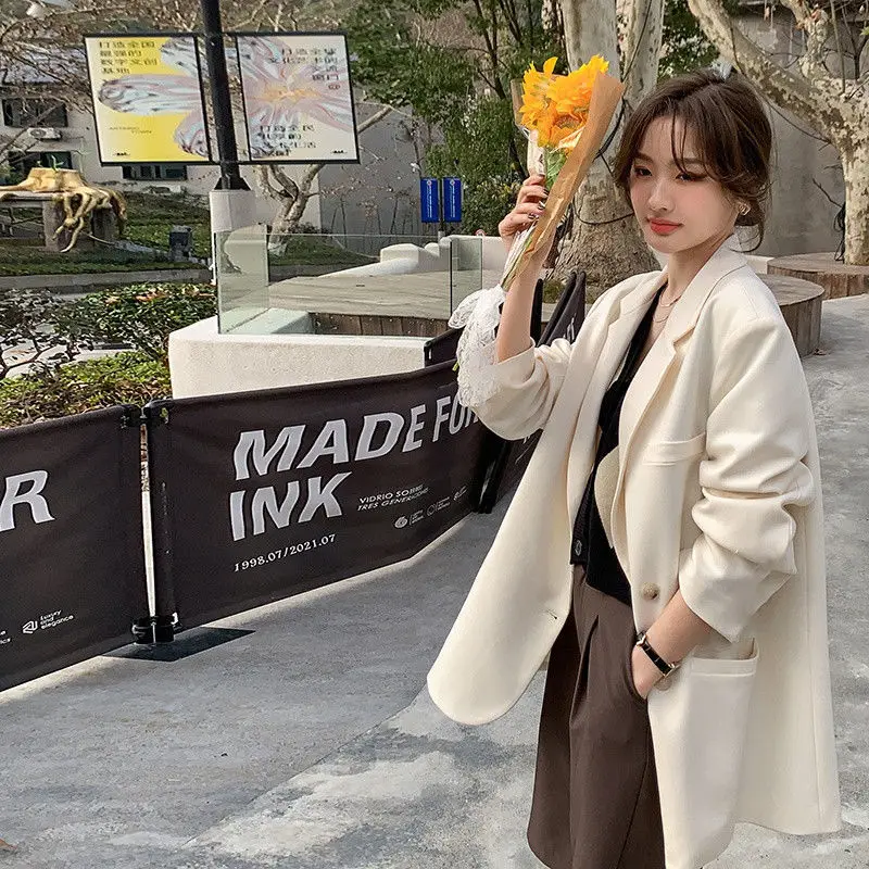 سترة نسائية تقدم 2025 معطف رسمي أخضر جديد أنثى كم طويل زر واحد مستقيم مكتب السيدات ملابس العمل القمم