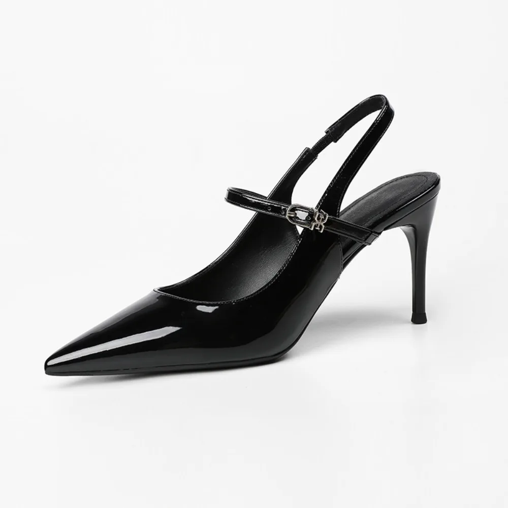 

Новые офисные женские стильные черные туфли-лодочки из лакированной кожи с острым носком и металлической пряжкой на ремешке, тонкие туфли-лодочки на шпильке с открытой пяткой