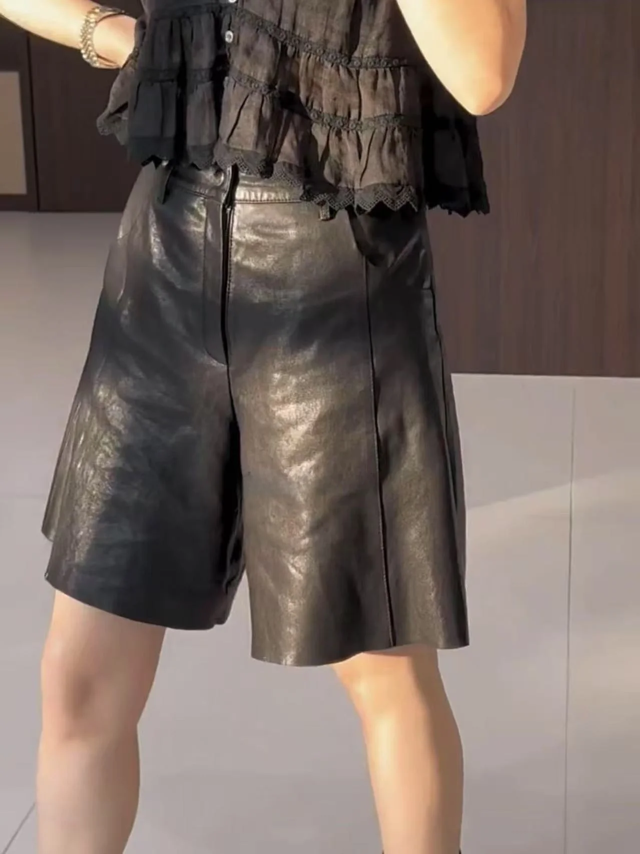 

Новые модные женские брюки-кюлоты из овчины 2025 года, повседневные, универсальные, утягивающие, длиной до колена