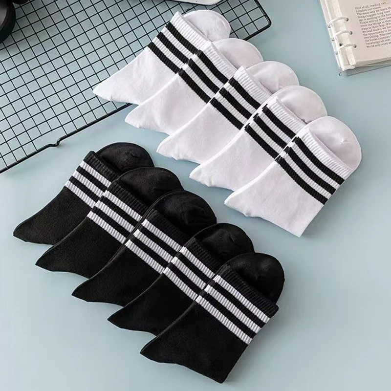 10 Paar gestreifte Baumwollsocken für Damen, atmungsaktiv, bequem, Sportsocken, schweißabsorbierend, modische schwarz-weiße Socken – Detail 2