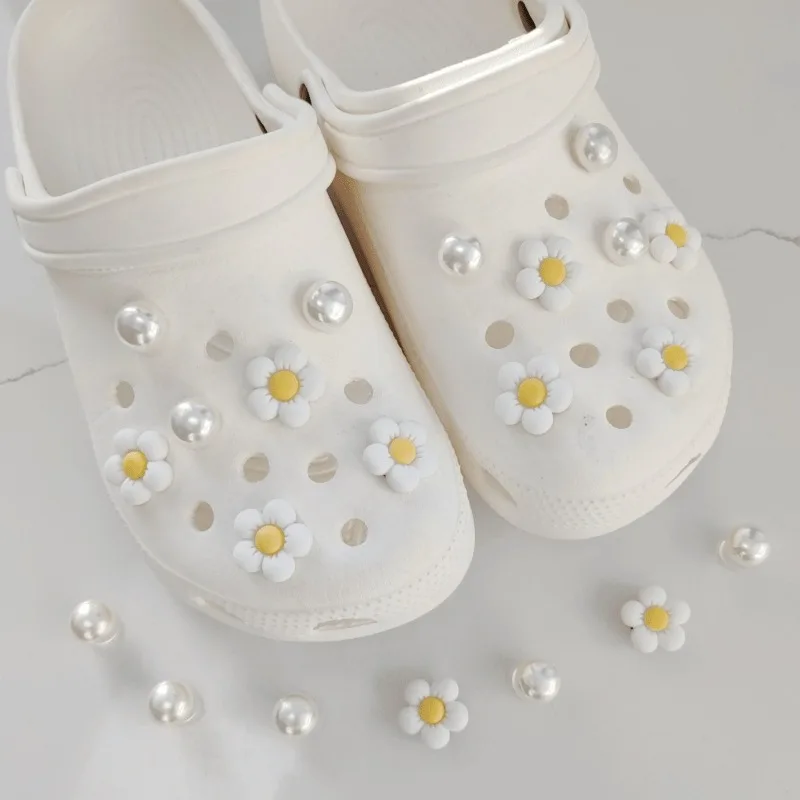 14pcs/set Hole Shoe charm suitable for clogs detachable three-dimensional flower small white flower shoe decoration 2024 New