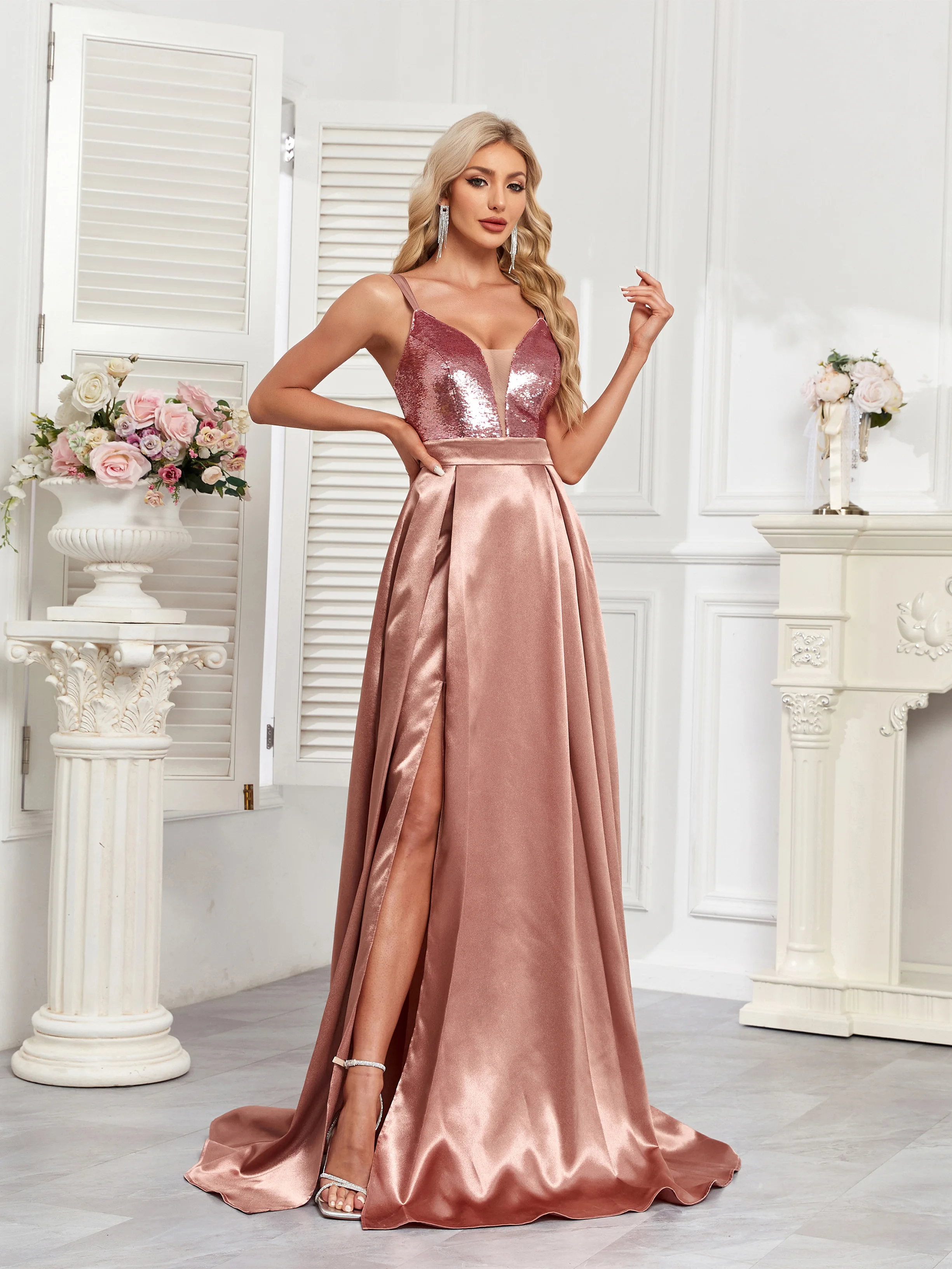 XUIBOL Party V-Neck Spaghetti Strap Dress with Sequin Top and Satin Bottom, Elegant and Luxurious Evening Gown