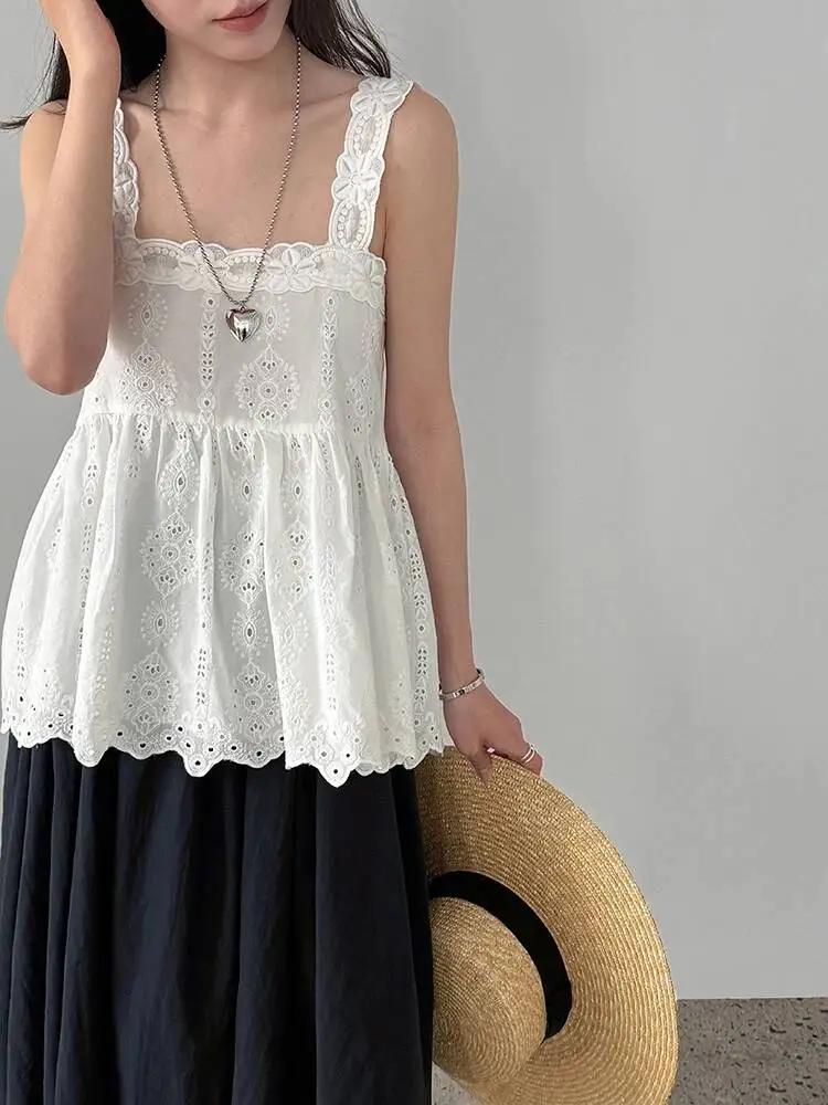 Women White Lace Hollow Out Tank Tops New Square Collar Sleeveless Personality Fashion Tide Spring Summer