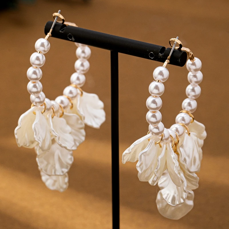 Винтажные темпераментные элегантные серьги для женщин с искусственным жемчугом, серьги для банкета, вечеринки, пляжа, отдыха, свадьбы, модные украшения 5E015 Винтажные темпераментные элегантные серьги для женщин с искусственным жемчугом, серьги для банкета, вечеринки, пляжа, отдыха, свадьбы, модные украшения 5E015