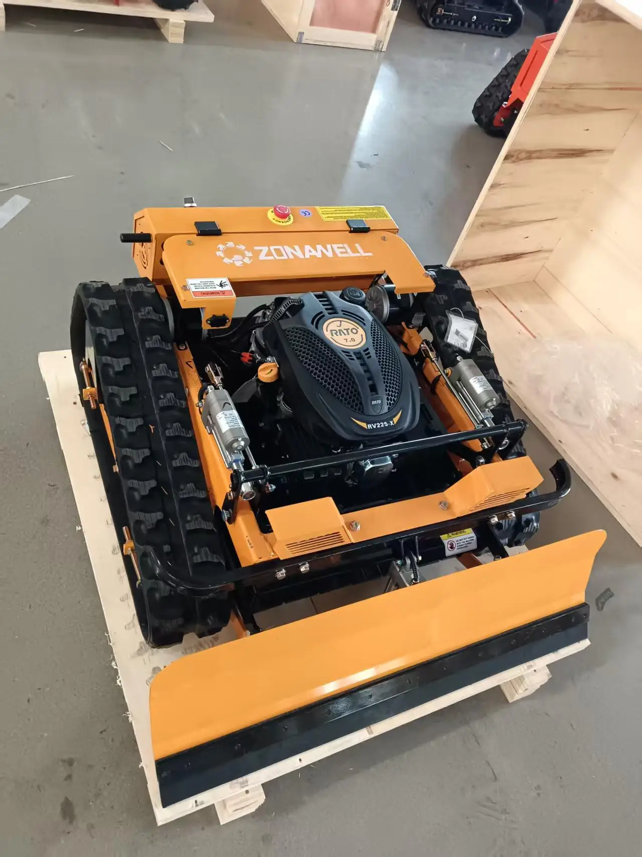 500 مللي متر قابل للتعديل الذاتي 20-150 مللي متر رفع سكين رئيس جزازة العشب التحكم عن بعد مجهزة بجهاز التحكم عن بعد الصناعي